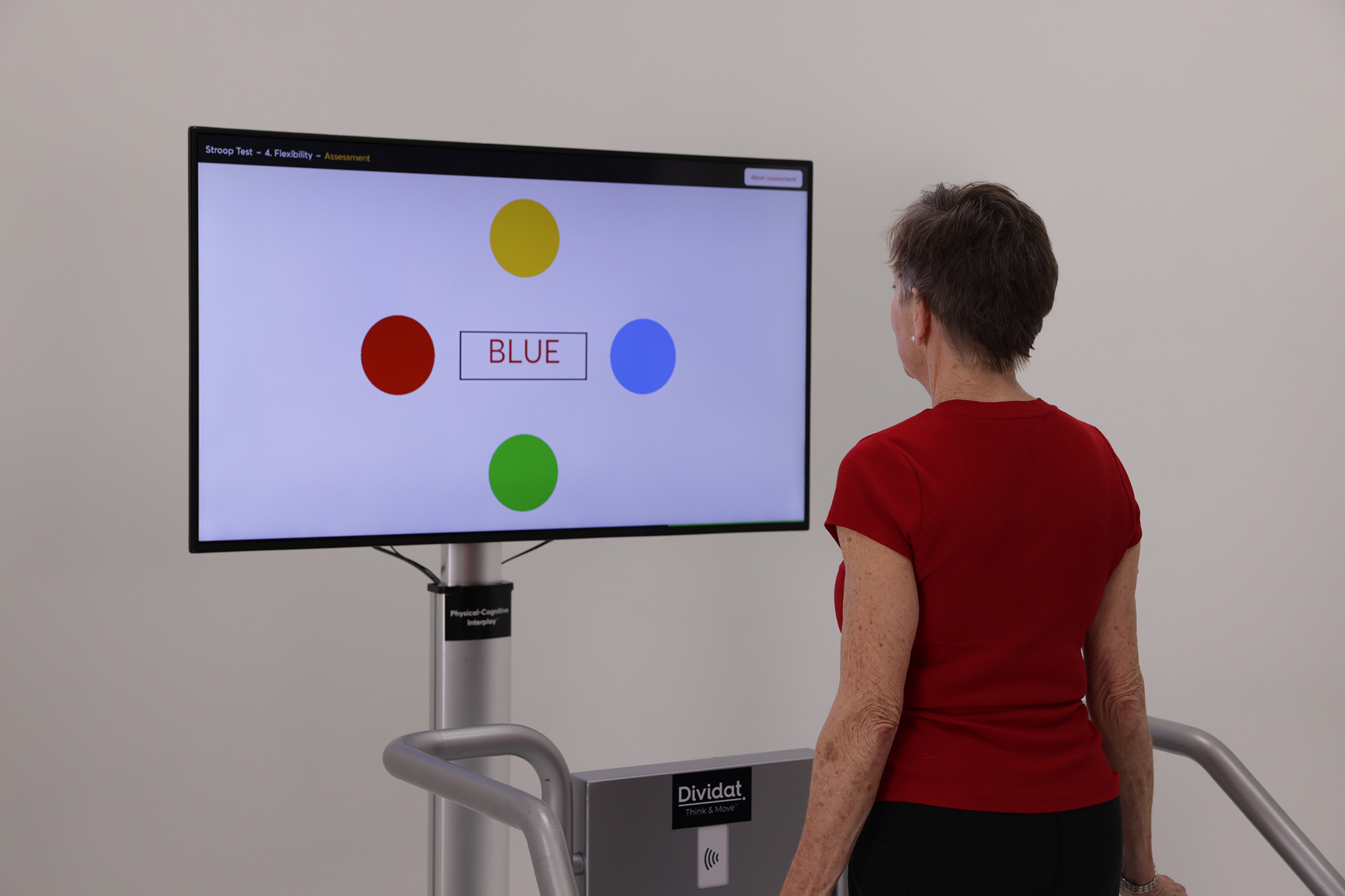 Think & Move – Episode 19: Exploring the Stroop Test on the Dividat Senso Neuro Gym